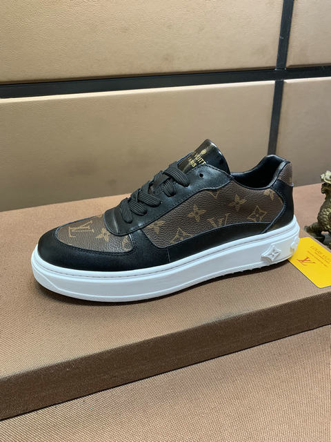 men LV shoes-047